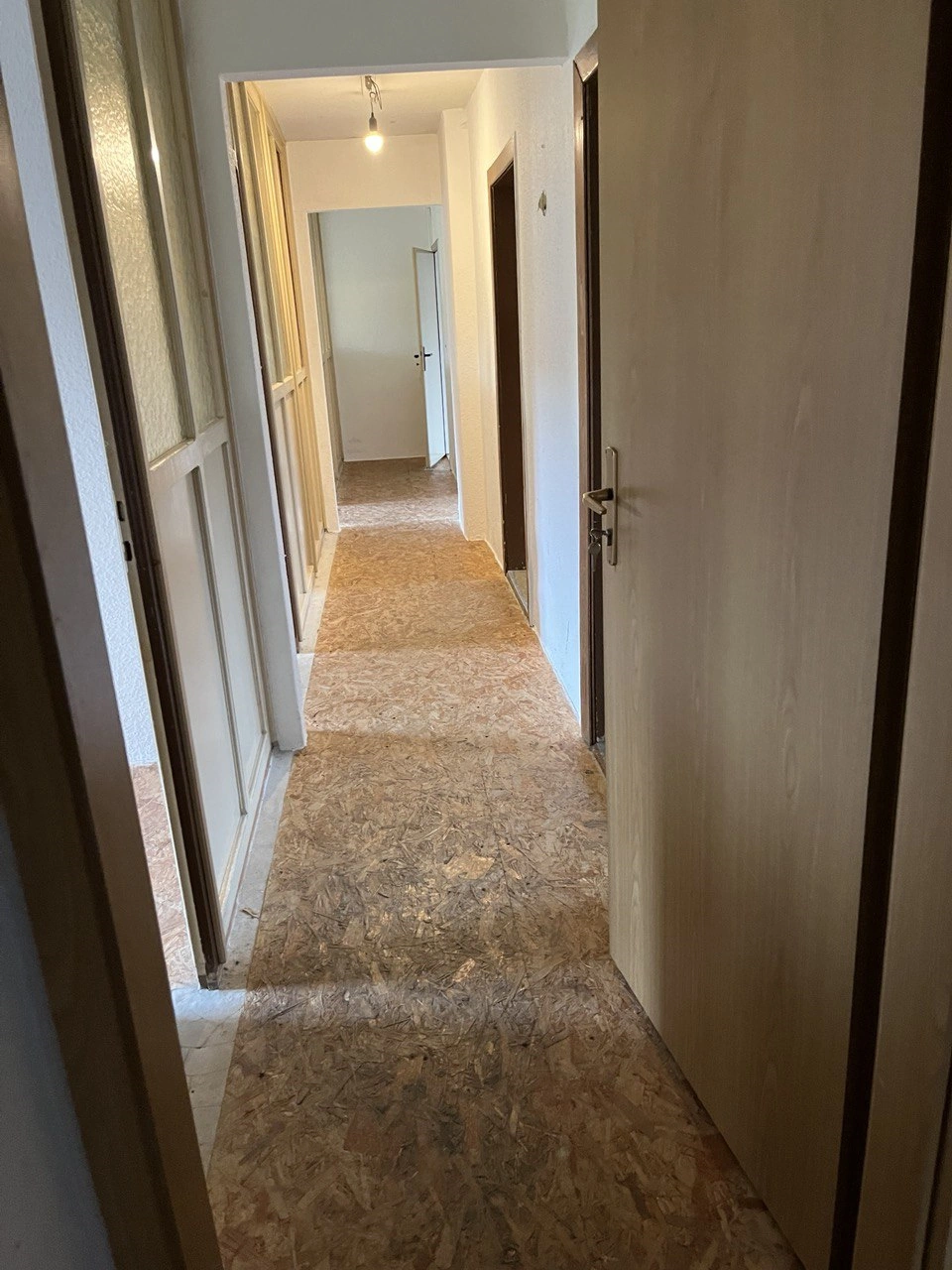 Wohnung 1.OG links Blick vom Flur